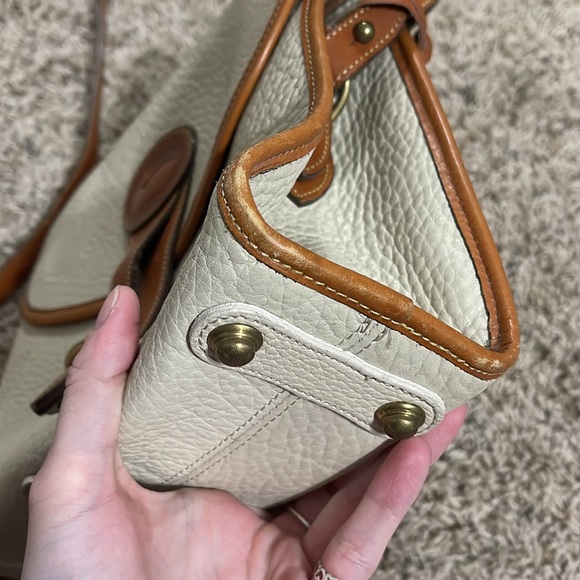 (SOLD) Vintage Dooney & Bourke Crossbody - Picture 5 of 11